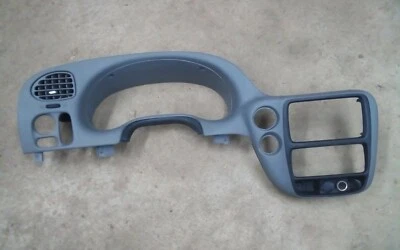 Chevrolet Trailblazer EXT 2005 tablero velocímetro bisel  Foto 1 de 4