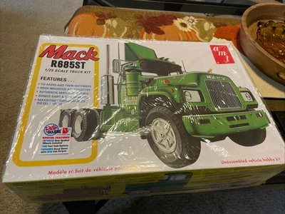 NEW Sealed Bags Open Box  2017 AMT Mack R685ST Semi Tractor  Model Truck Kit - Image 1 of 4