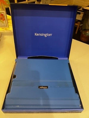 Kensington KeyFolio Exact - тонкий чехол-книжка с клавиатурой для iPad Air - Изображение 1 из 4