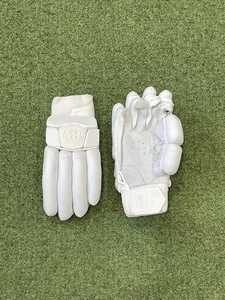MB Malik All White Batting Gloves - Brand New -RH Mens Size - Exclusive! - Picture 1 of 3