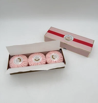 3 Seifen Bzw Duftseifen, Rose, Roger & Gallet, ca. 3 x 100 g - Bild 1 von 4