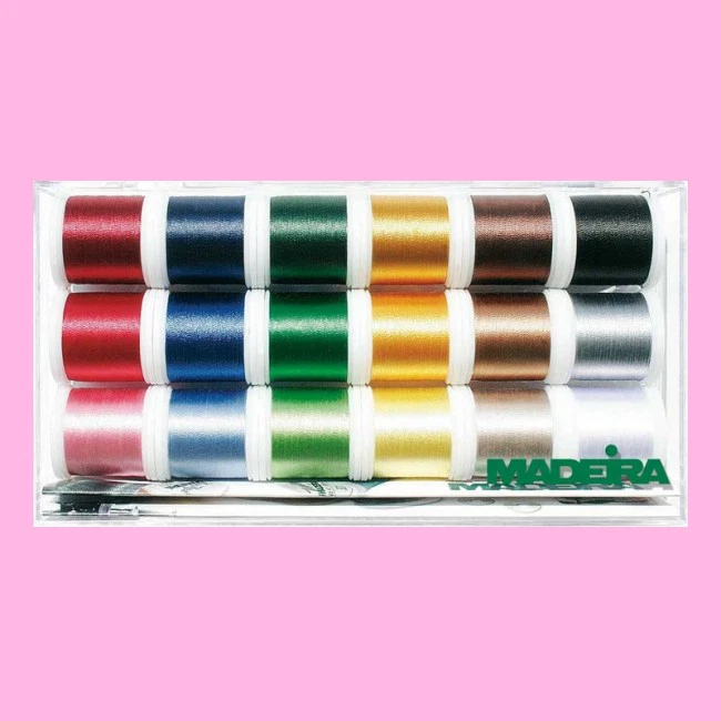 SET BOX 18 FILATI FILI MADEIRA RAYON COLORI DA PER CUCIRE QUILT MACCHINA RICAMO - Immagine 1 di 1