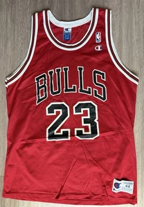 Vintage Michael Jordan Champion Bulls Trikot Größe 44 Pin Made In USA Rot - Bild 1 von 7