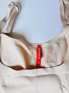 Spanx Shaping Body mit Push up Effekt - Bild 1 von 4