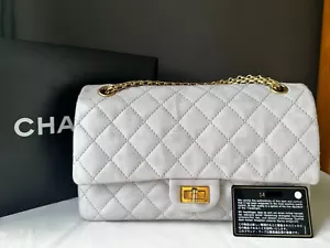 Chanel Authentic Vintage Ivory Classic Flap Bag Gold Hardware - Rare Collectible - Picture 1 of 12