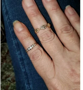 Größe 6. Neu mit Etikett. Zwei Diamonique Bandringe - Bild 1 von 1