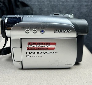 Cámara de video digital Sony Handycam DCR-HC26 grabadora zoom 20X con extras probados - Imagen 1 de 20