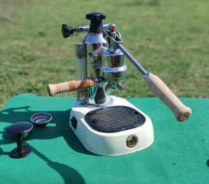 Máquina de palanca manual La Pavoni Europiccola portafiltros máquina de café espresso - Imagen 1 de 14