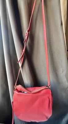 Bandolera Vince Camuto Roja Correa Ajustable Cuero Color Arcilla Marroquí Foto 1 de 4