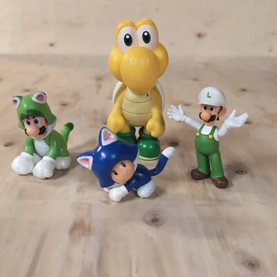 Jakks Pacific Nintendo Figure Lot Of 4 Luigi (2), Toad And Super Koopa - Image 1 of 4