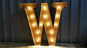 Buchstabe W Rostig Metall 36 Zoll=92 x 70-80 x 15cm Edison Led Beleuchtung Party - Bild 1 von 22