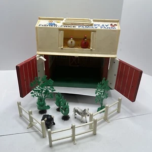 Vintage 1967 Fisher Price Little People Play Family Farm Barn - Picture 1 of 6