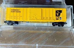 Kadee Micro-Trains N Scale #25420 Vermont Northern 50' Rib Side Box Car - Picture 1 of 3
