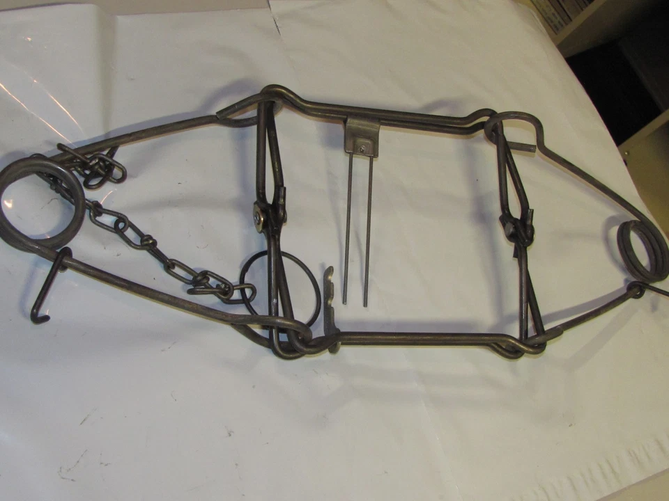 1 DUKE 220 BODY TRAPS RACCOON FOX BADGER MUSKRAT MINK groundhog 0420 sale new - Image 1 of 2