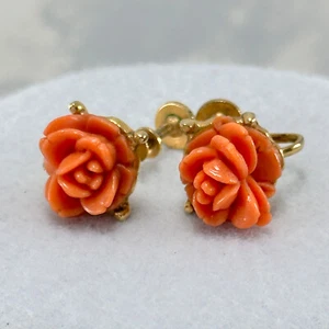 Pendientes Coro Tallados Coral Rosas Tono Oro Firmado Tornillo Trasero De Colección - Imagen 1 de 7