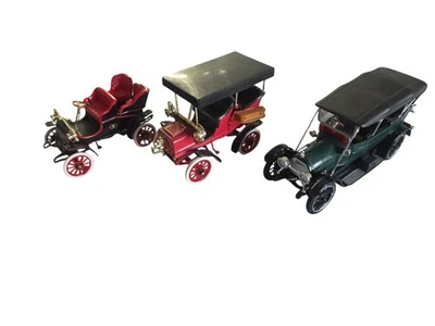 Signature - National Motor Museum Lot Of 3 Cadillac 1903,1904, 1913 1:32 Diecast - Image 1 of 4