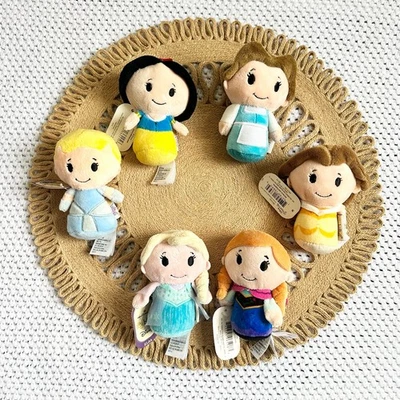 Hallmark Itty Bitty Nuevo con Etiquetas Princesa Disney 6 Belle Anna Elsa Blancanieves Cenicienta Foto 1 de 4