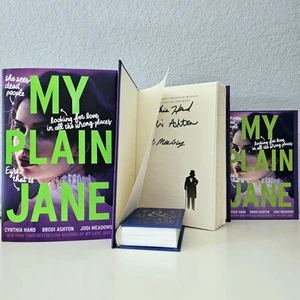 NEW My Plain Jane SIGNED Owlcrate Special Edition First Edition Hardcover - Picture 1 of 9