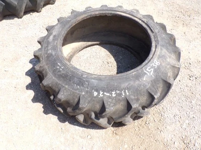 Neumático de tractor Titan, neumático de tractor 11,2x24, etiqueta #1538 Foto 1 de 4