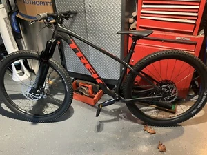 Trek Roscoe 8 - Picture 1 of 4