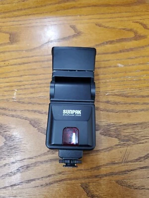 Sunpak Digiflash 3000 TTL Bounce Swivel Shoe Mount Flash For Nikon DSLR - Image 1 of 3
