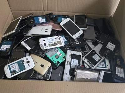 Handy Schrott 31kg Konvolut – nur Schrott – Recycling / Goldgewinnung / Wertstof - Bild 1 von 4