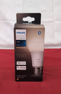 Philips Hue New White Smart Glühbirne 75W, E27 mit Bluetooth funktioniert mit Alexa - Bild 1 von 2