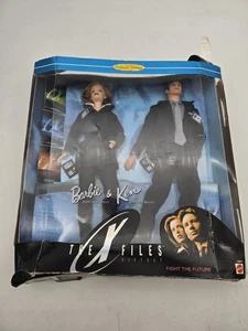 Barbie & Ken The X-Files Giftset Edizione da Collezione Bambole 1998 Mattel #19630 - Foto 1 di 5