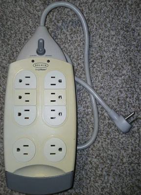 Belkin Surge Master F9S820-12 Power Circuit Protector 8 Outlet - Image 1 of 4
