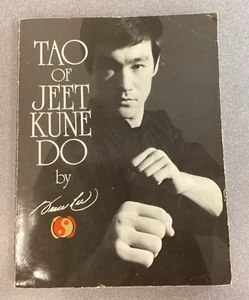 Tao of Jeet Kune Do - Paperback By Lee, Bruce - GOOD - Picture 1 of 5