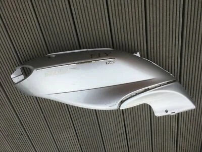 043 Piaggio FLY125 RIGHT Hand Side Rear Fairing Cover Panel 2005-2012 621987 125 - Image 1 of 4