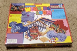 Shure Wooden Weaving Loom Activity Set Kids DIY Toy Craft Purses Brand New - Picture 1 of 7