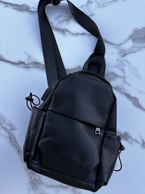 Bolso bandolera de cuero negro Bostanten para hombre Foto 1 de 4