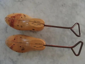 Antique Wood & Cast Iron Mens Shoe Stretchers 1900's Set of Two 2 Handmade in US - Picture 1 of 4