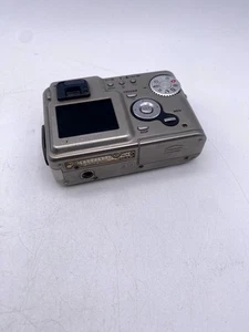 Casio QV-R4 fotocamera digitale compatta argento 4,0 MP schermo LCD 3x zoom ottico - Foto 1 di 11