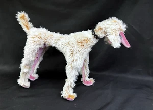 Slender Street Französischer Pudel Plüsch Fantasy Hund - Poseable Plüsch Mantel Rosa Kragen - Bild 1 von 15