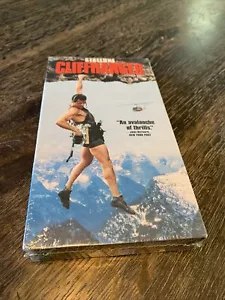 Cliffhanger Stallone VHS 1993 Factory Sealed Original Press Carolco - Picture 1 of 12