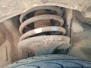 MITSUBISHI TE TF TH TJ TL TW MAGNA LEFT OR RIGHT FRONT STRUT - Picture 1 of 1