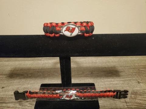 Tampa Bay Buccaneers NFL Paracord Bracelets Cover