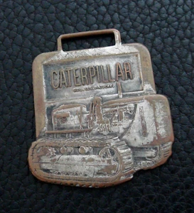 Antiguo Reloj Bolsillo Antiguo Estate Antiguo Caterpillar Bull-Dozer Llavero - Imagen 1 de 2