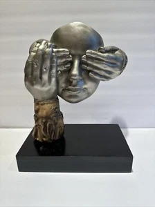 JOHN CUTRONE ""PEEK A BOO"" SCULTURA MANI E VISO - Foto 1 di 17