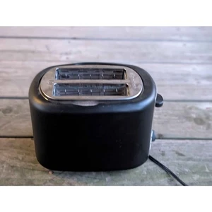 Tostadora de 2 rebanadas negra - pardeamiento ajustable, descongelación, recalentamiento AmazonBasics - Imagen 1 de 5