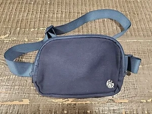 NEU Chick-fil-a Bauchtasche Gürteltasche blau CFA - Bild 1 von 4