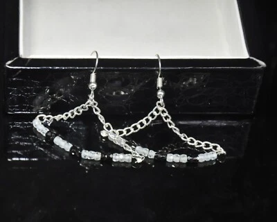 Natural Circonita Blanco y Negro Cuenta Piedra Cadena Pendientes Largos - Imagen 1 de 2