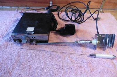 Vtg REALISTIC TRC-24C All Channel Crystal CB Radio w/ Mic & Vehicle Antenna - Image 1 of 4