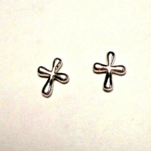 Kleine Sterling Silber abgerundete Kreuz Ohrstecker 0,35" x 0,26" 0,75g Kinder? - Bild 1 von 4