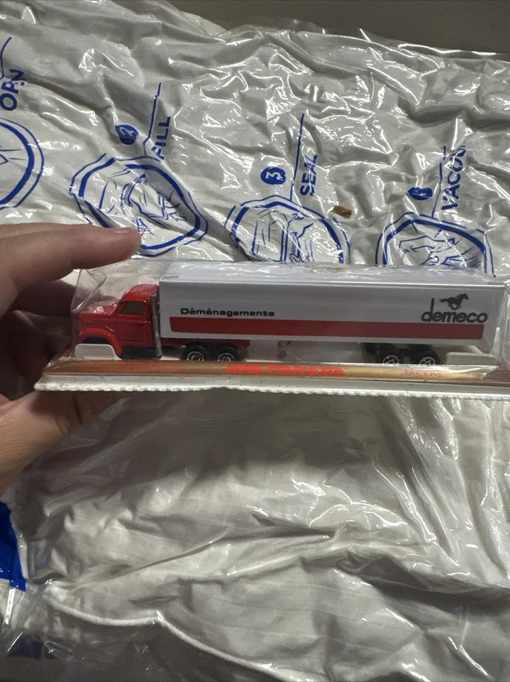 Majorette 1961 Semi-container Demarco Demenagents - Image 1 of 4