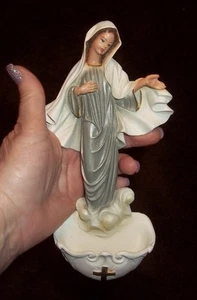 Unsere Liebe Frau von Medjugorje 8 Fuß 5 Zoll hängende Statue Weihwasser Harz - Bild 1 von 7