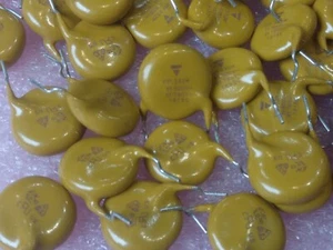 20x 3300pF 500 / 760V Safety Capacitor, 3.3nF Keramik Sicherheitkondensator - Picture 1 of 3