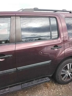 Used Rear Left Door Assembly Rear Side fits: 2010 Honda Pilot electric w/o sunsh - Image 1 of 4
